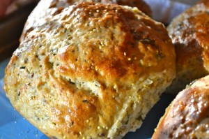 HEARTY WHOLE GRAIN BASIL BREAD