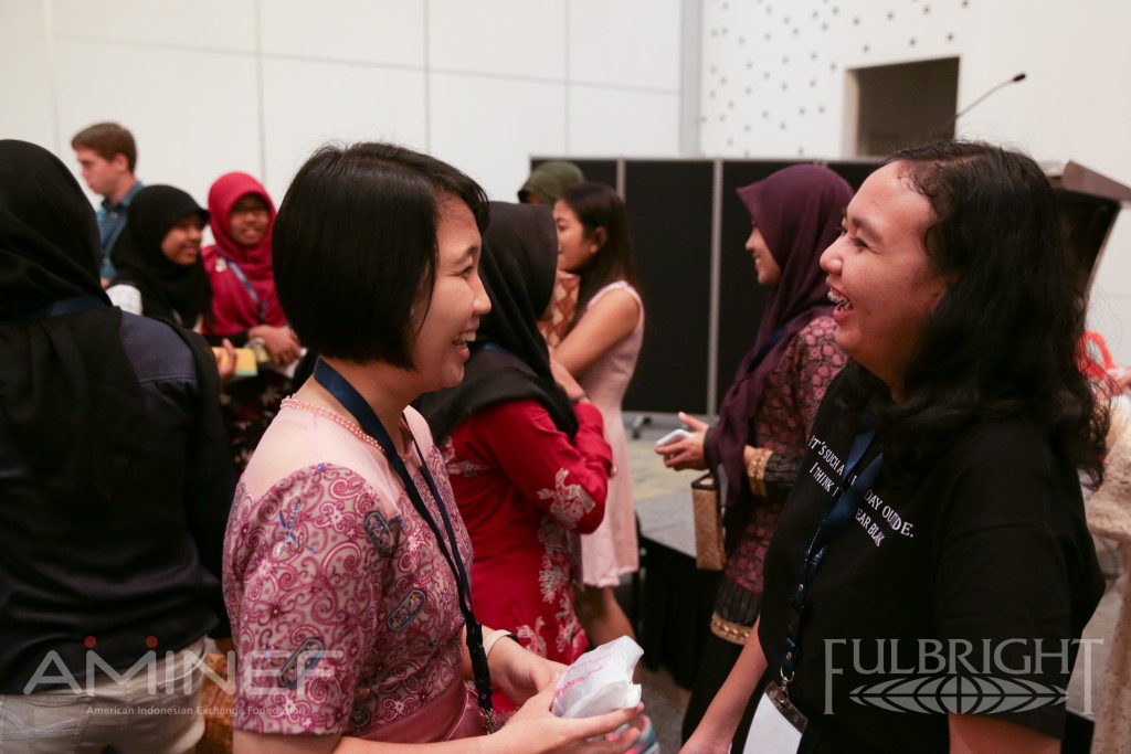 My student Telsy, and a student from Manado, exchanging their Oleh Oleh